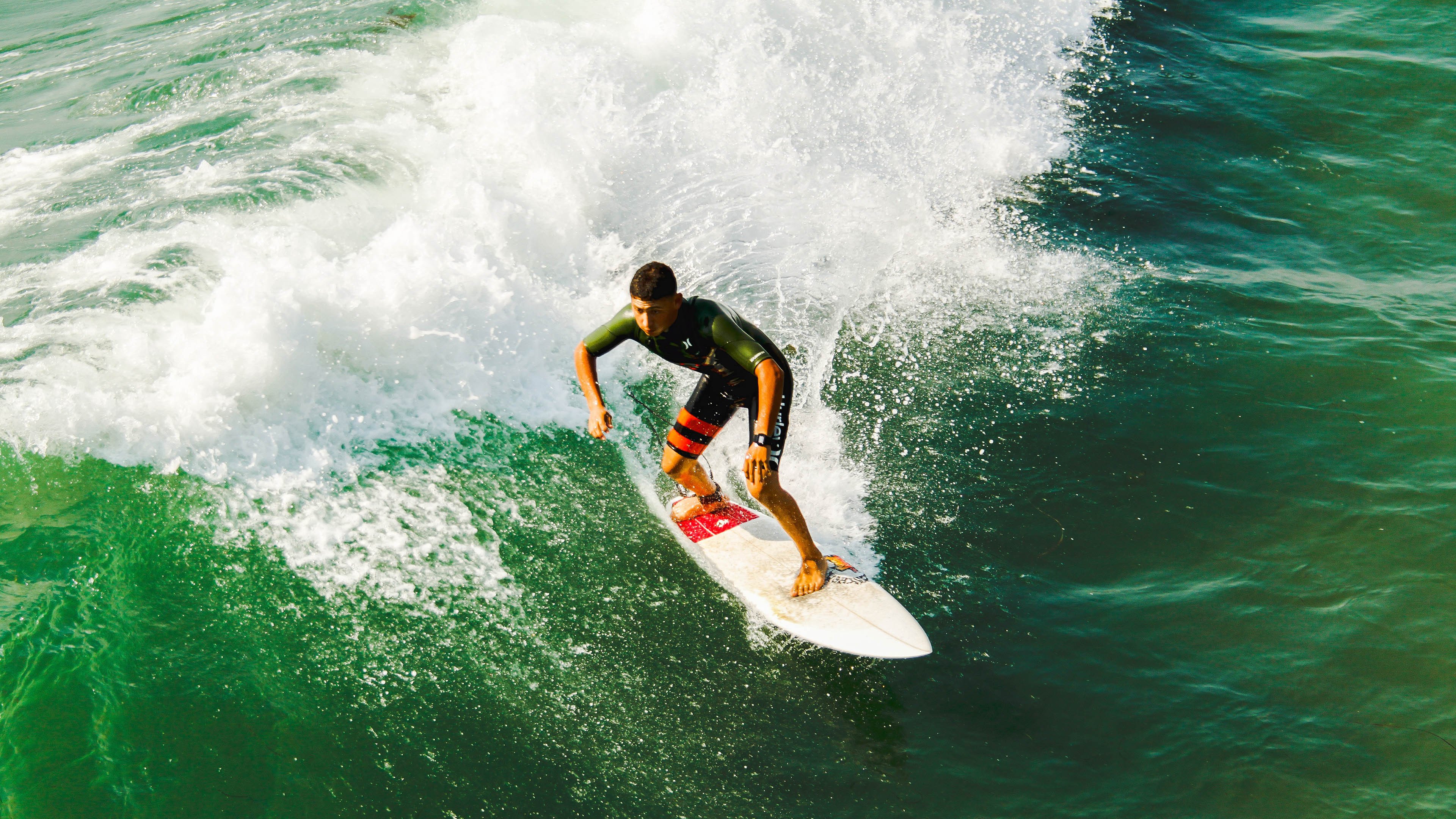 英超球队使用传球路径预测模型优化球员站位与配合节奏,2020-2021英超用球