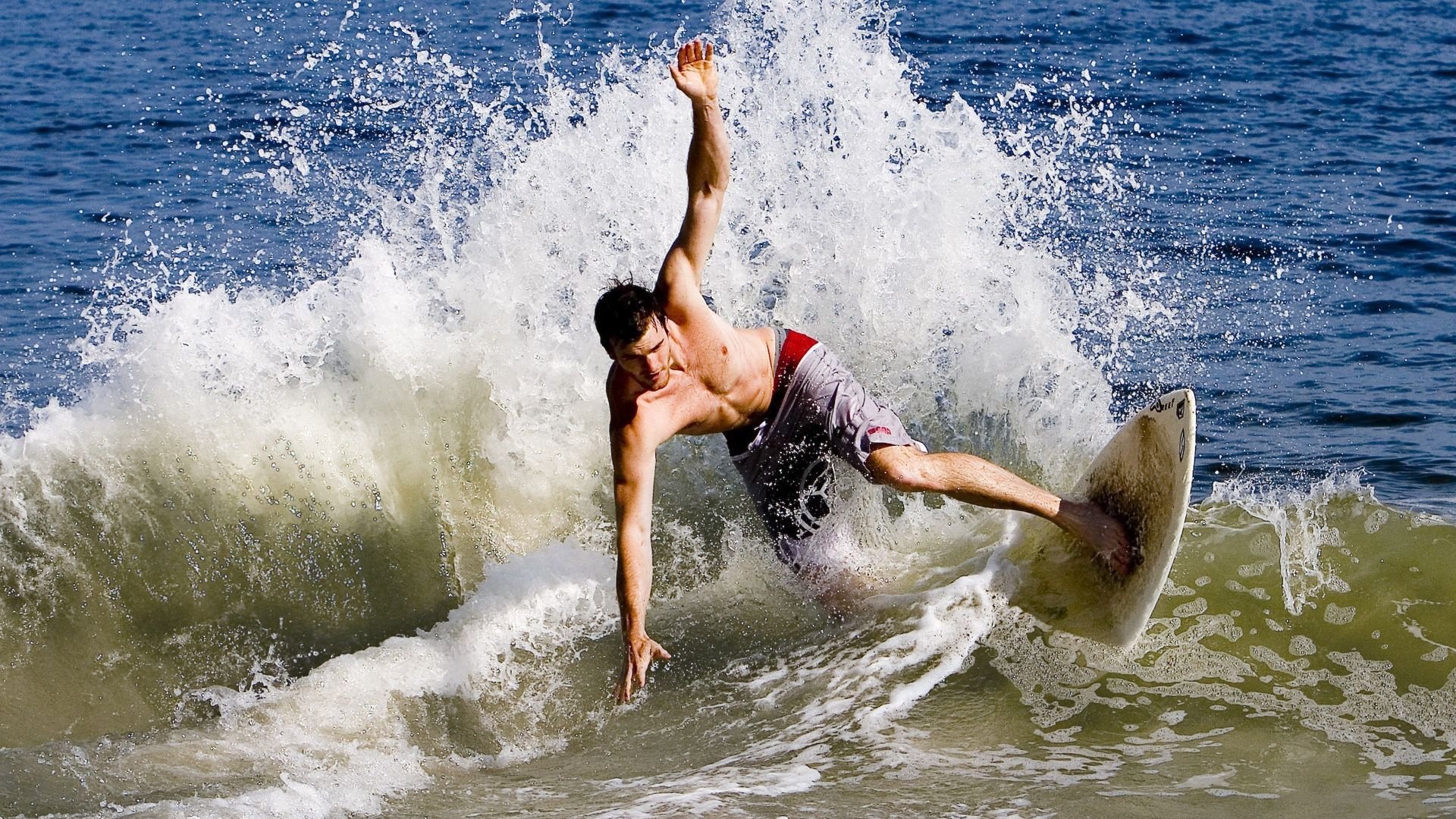 奥格斯堡赢得保级之战,士气大增,奥格斯堡总汇报