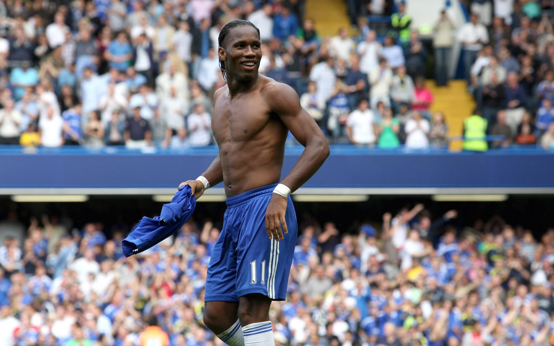 乐鱼（LEYU）体育-恩多比·恩乔：南非队的技术与战术核心，关键时刻屡屡出色表现