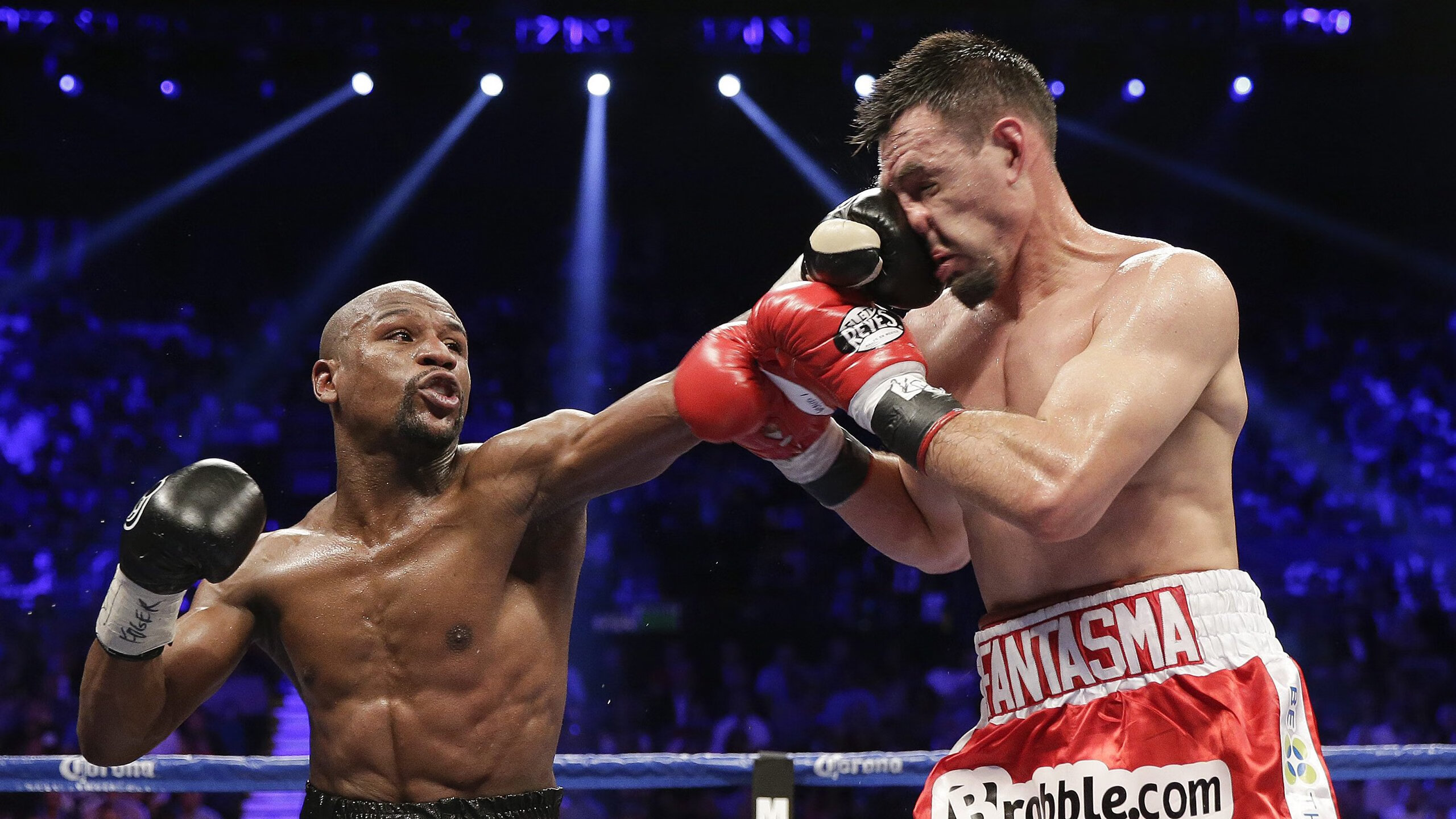 浓眉连续封盖主帅赛后高度评价其防守,浓眉几次最佳防守球员